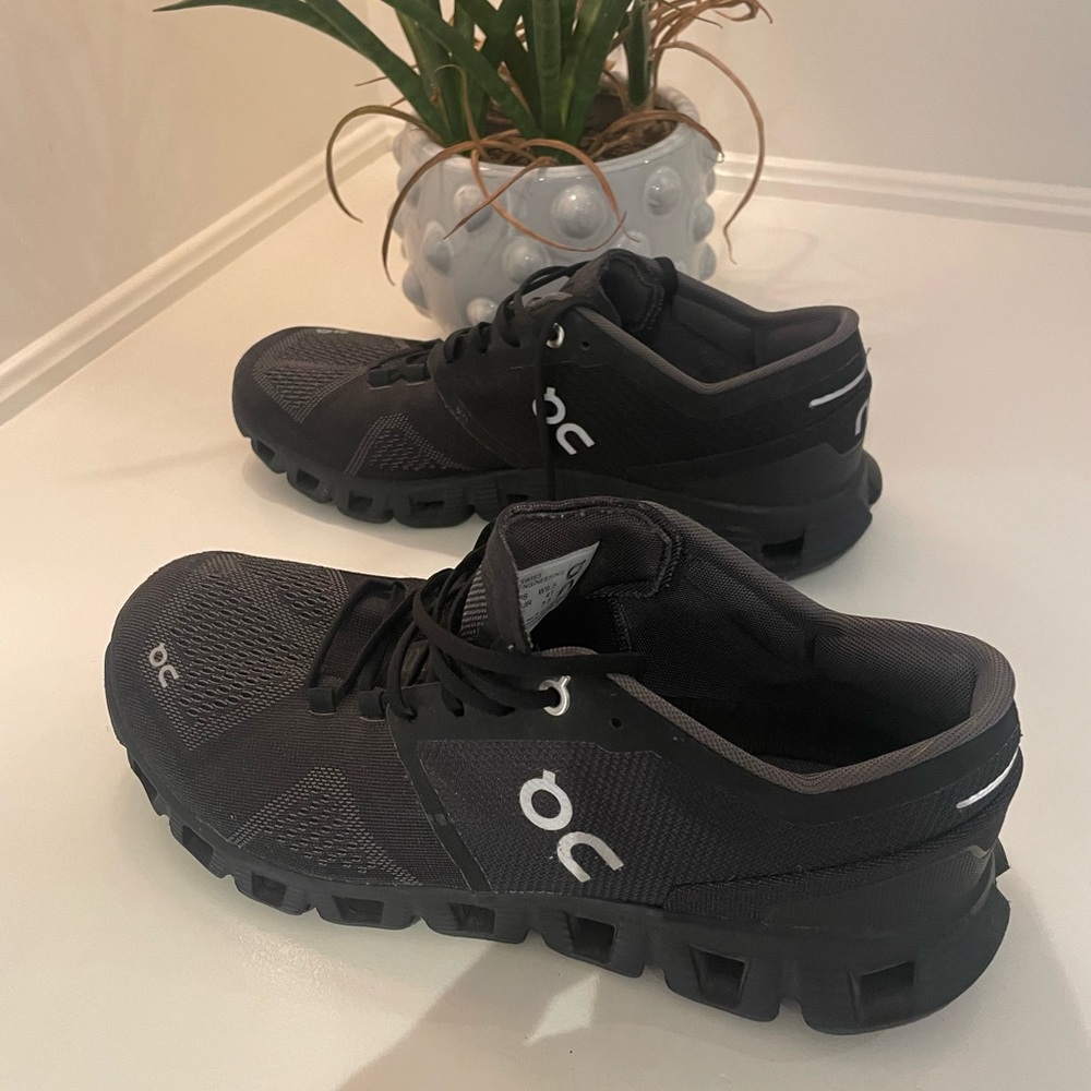 On Running Black Sneakers Size 9.5